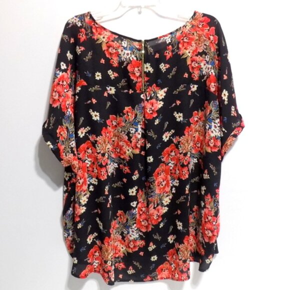 Maurices Women's Black Multicolor Floral Short Sleeve Top – Size: 3X - Picture 2 of 11